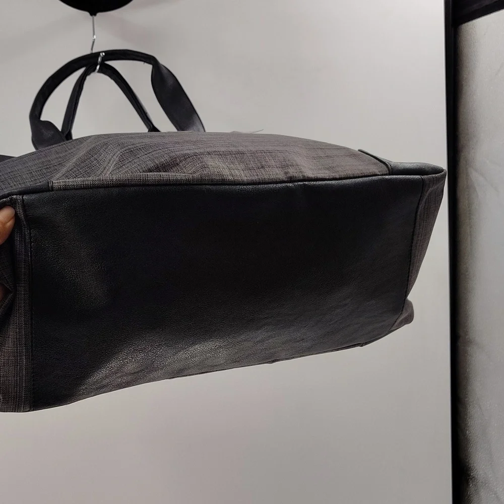 New John Varvatos Duffel Travel Weekend Bag Black Gray Zip Top Double Handles